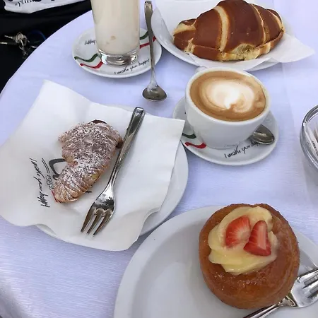 Couette-café Vomero And Deluxe *