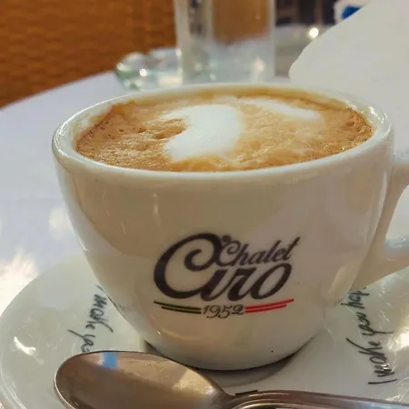 Vomero And Deluxe Couette-café Naples